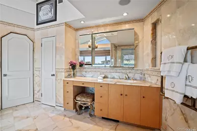 174 Dune Road, Quogue, NY 11959 - Photo 17