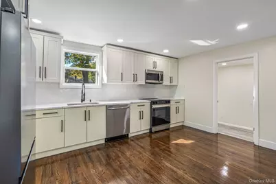 6 McCue Street, Wheatley Heights, NY 11798 - Photo 9