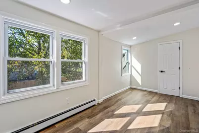 6 McCue Street, Wheatley Heights, NY 11798 - Photo 13