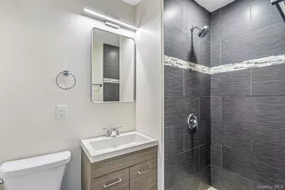 6 McCue Street, Wheatley Heights, NY 11798 - Photo 17