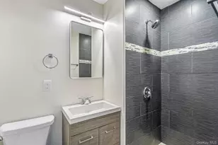 6 McCue St, Wheatley Heights, NY 11798 - Photo 17