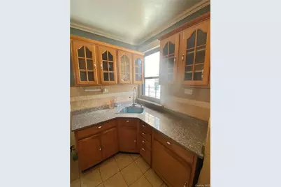 732 E 223rd Street, Bronx, NY 10466 - Photo 7