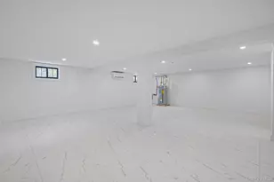 556 N Suffolk Ave, Massapequa, NY 11758 - Photo 33