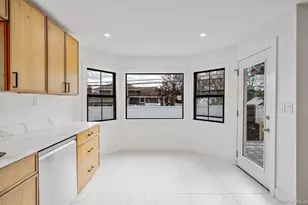 556 N Suffolk Ave, Massapequa, NY 11758 - Photo 17