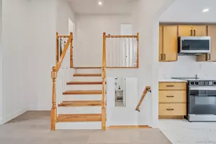 556 N Suffolk Ave, Massapequa, NY 11758 - Photo 19