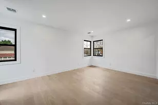 556 N Suffolk Ave, Massapequa, NY 11758 - Photo 25