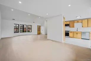 556 N Suffolk Ave, Massapequa, NY 11758 - Photo 13