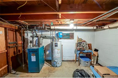 2465 Woodland Avenue, Wantagh, NY 11793 - Photo 17