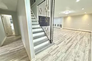 107 Baker Hill Road S, Great Neck, NY 11023 - Photo 5