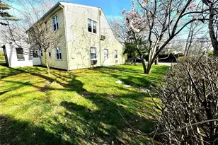 107 Baker Hill Road S, Great Neck, NY 11023 - Photo 27