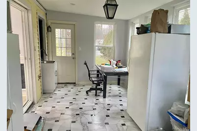 107 Baker Hill Road S, Great Neck, NY 11023 - Photo 9