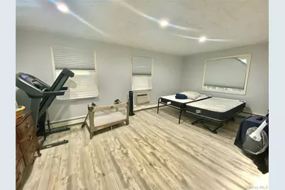 107 Baker Hill Road S, Great Neck, NY 11023 - Photo 17