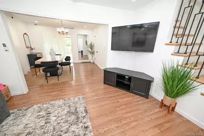 175 Arthur Avenue, Floral Park, NY 11001 - Photo 5