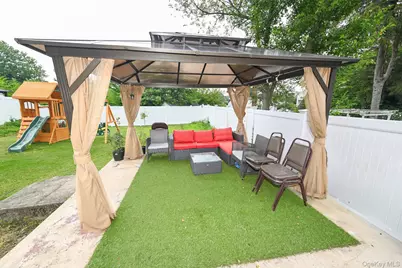 175 Arthur Avenue, Floral Park, NY 11001 - Photo 27