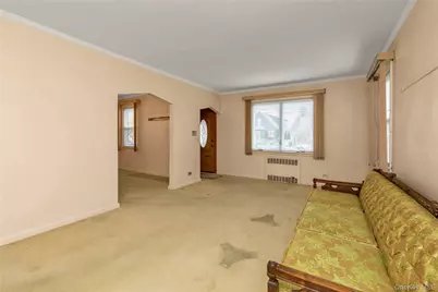 215 Sheridan Boulevard, Mineola, NY 11501 - Photo 5