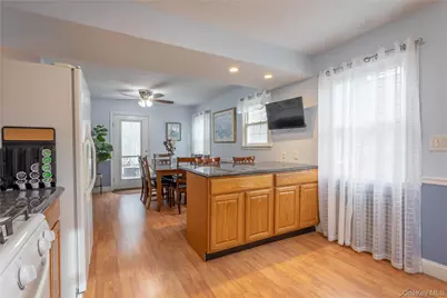 1020 Polk Avenue, Franklin Square, NY 11010 - Photo 7