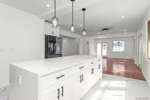 44 School St, Malverne, NY 11565 - Photo 9