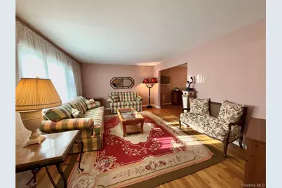 15 Sherry Lane, Hauppauge, NY 11788 - Photo 3