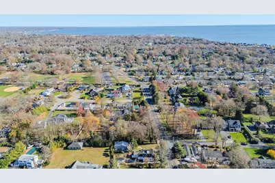 403 Middle Road, Bayport, NY 11705 - Photo 45