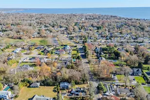 403 Middle Rd, Bayport, NY 11705 - Photo 45