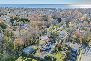 403 Middle Rd, Bayport, NY 11705 - Photo 43