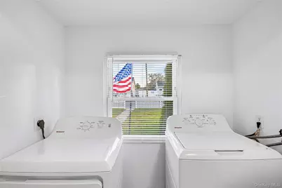 4 Somerset Road N, Amityville, NY 11701 - Photo 23