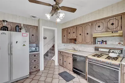 213 W 24th Street, Deer Park, NY 11729 - Photo 13