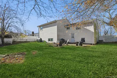 3107 Chestnut Avenue, Medford, NY 11763 - Photo 9