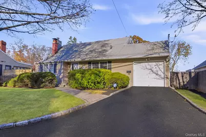 135 E 25th Street, Huntington Station, NY 11746 - Photo 3