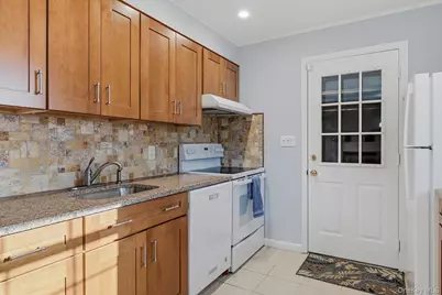 135 E 25th Street, Huntington Station, NY 11746 - Photo 15