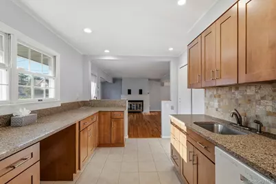 135 E 25th Street, Huntington Station, NY 11746 - Photo 17