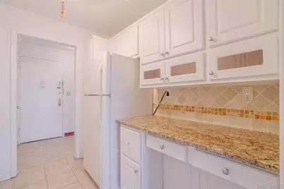 100 Diplomat Drive #8M, Mount Kisco, NY 10549 - Photo 17