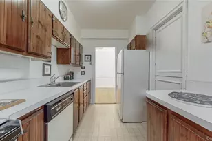 69-40 Yellowstone Blvd, Forest Hills, NY 11375 - Photo 7