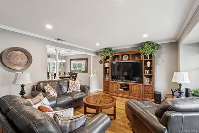 6 Joseph Court, East Northport, NY 11731 - Photo 5