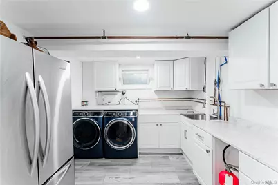 575 Cornwell Avenue, Malverne, NY 11565 - Photo 15