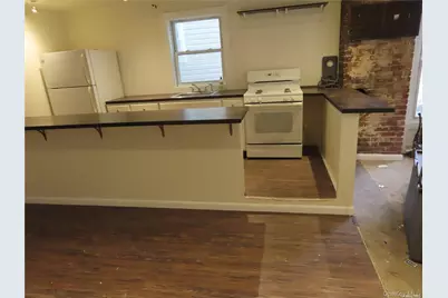 45 Deer Park Avenue #2nd fl, Babylon, NY 11702 - Photo 5