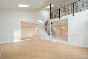 2 Heiko Ct, Northport, NY 11768 - Photo 7