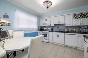 68 Lincoln Ave, Island Park, NY 11558 - Photo 3