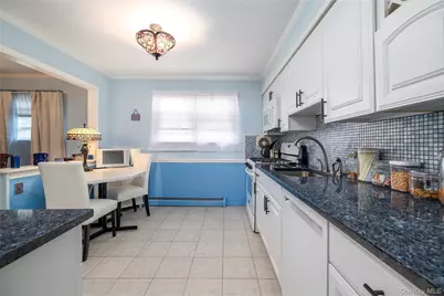 68 Lincoln Avenue, Island Park, NY 11558 - Photo 5