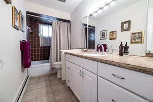 68 Lincoln Ave, Island Park, NY 11558 - Photo 9