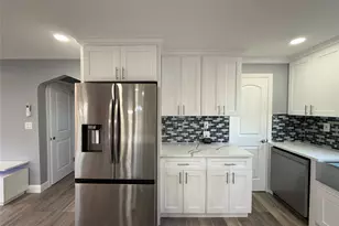 130-16 233rd, Rosedale, NY 11422 - Photo 3