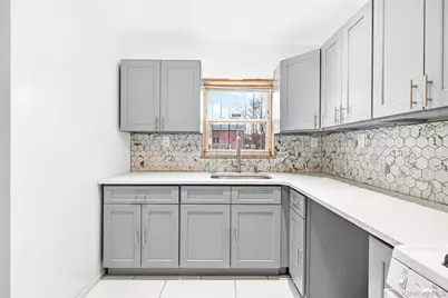 1304 Hobart Avenue, Bronx, NY 10461 - Photo 9