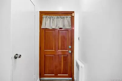 1304 Hobart Avenue, Bronx, NY 10461 - Photo 17