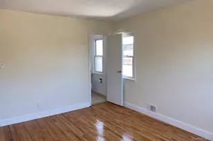 23-10 Waters Edge Dr, Bayside, NY 11360 - Photo 23