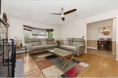 260 Lower Rocky Point Road, Sound Beach, NY 11789 - Photo 3