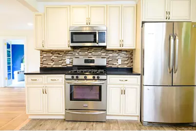 15 Ranger Place, New Rochelle, NY 10804 - Photo 9