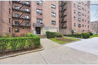 31-31 138th Street #6C, Flushing, NY 11354 - Photo 1