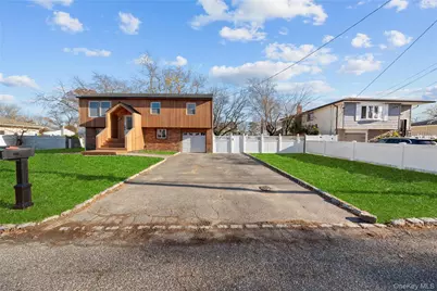 61 Lincoln Avenue, Deer Park, NY 11729 - Photo 5