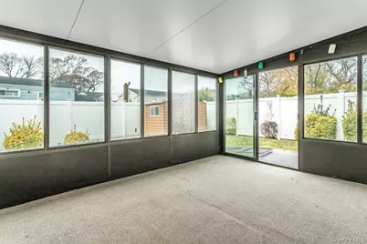 1070 Mahopac Road, West Hempstead, NY 11552 - Photo 23