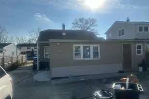 35 William St, Roosevelt, NY 11575 - Photo 5